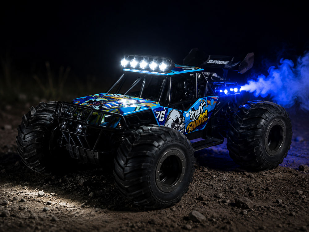 RC Monster Truck 1:8 with LED lighting, smoke machine and 2.4 GHz motor, 46 cm