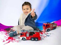 Brandweerwagen - met sproeislang en ladderwagen - Frictie -  geluid en lichtjes - 25 cm