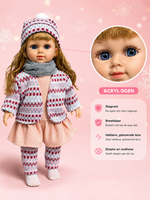 Cufan Knuffelpop 40 cm - Zacht Lijfje &amp; Winterkleding &ndash; Vinyl Pop met Acryl Ogen