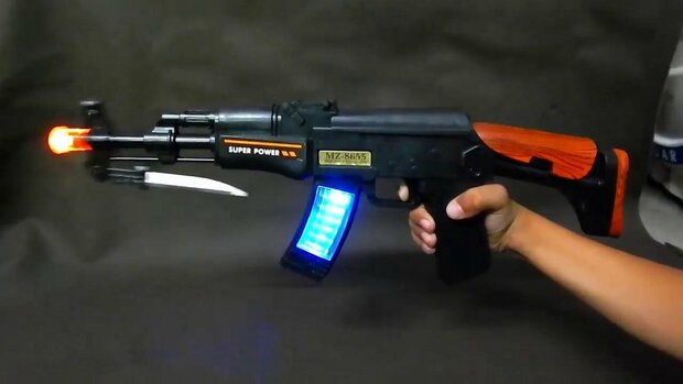 Speelgoed geweer met schiet geluiden en led verlichting 41CM