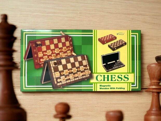 Chess board set - 44 x 44 cm - Wood - Magnetic - Foldable - 2 extra Queens