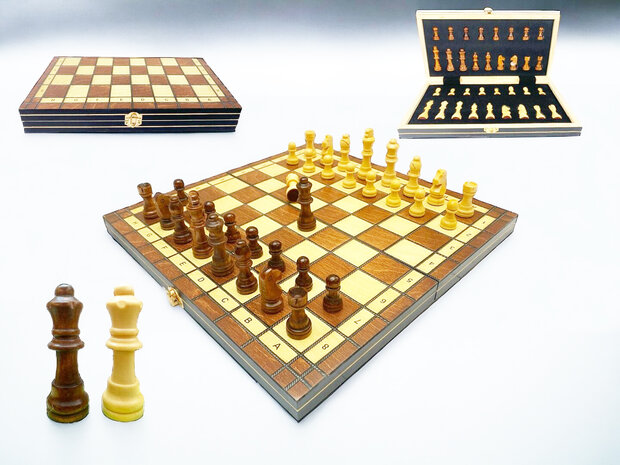 Chess board set - Wood - Magnetic - 49 CM - Foldable - 2 extra Queens