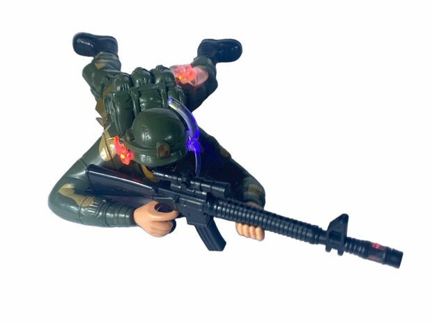 Super force - Military army man - with shooting sounds - crawling and LED flash lights D-Green