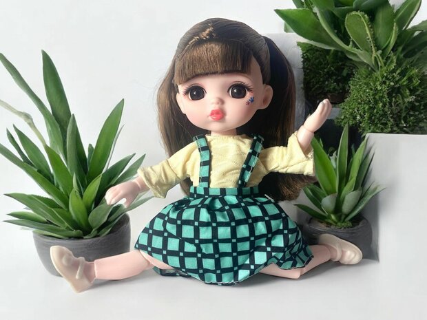 Toy doll with nice outfit and unique style - JELENA Fashion style 24cm brown hair