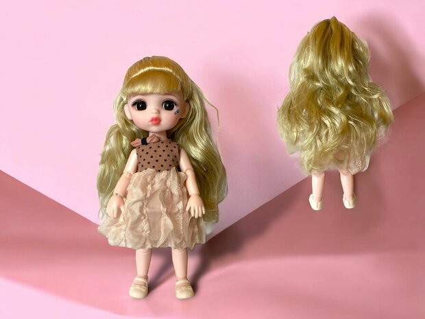 Toy doll with nice outfit and unique style - JELENA Fashion style 24cm long hair