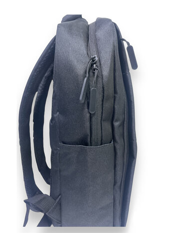 Q-Bags - USB Backpack black - Splashproof