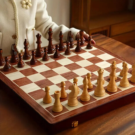 Wood Chess - Houten Schaakbord - 45x45cm - Inklapbaar - 2 Extra Koninginnen