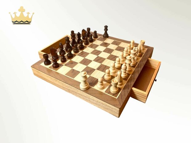 Chessboard - Wooden - 38x38cm - with modern conveniences such as a built-in storage drawer + 2 Extra Queens