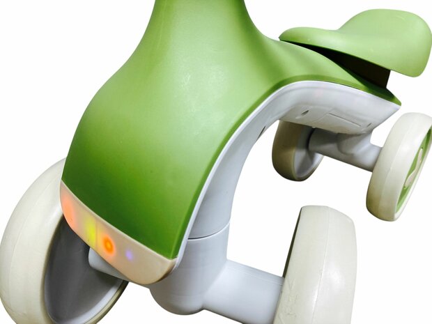 4-Wheel Magic loopfiets - 55CM - donkergroen - Muziek &amp; Lichtjes